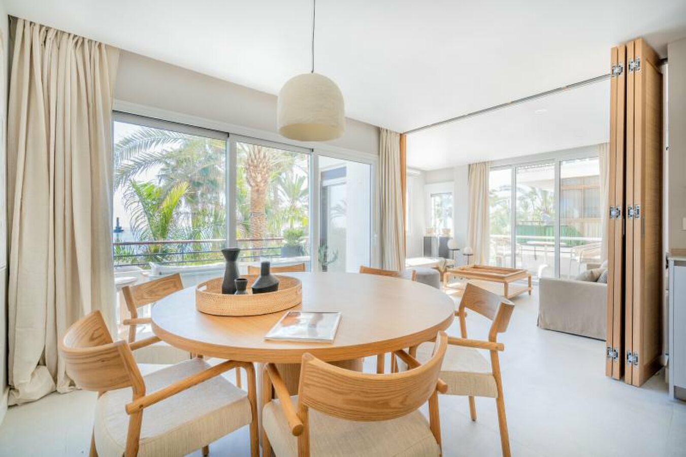 FOR SALE 🏡 Renovated Frontline Beach Apartment with Sea Views and Two Terraces – Estepona Town 🇪🇸