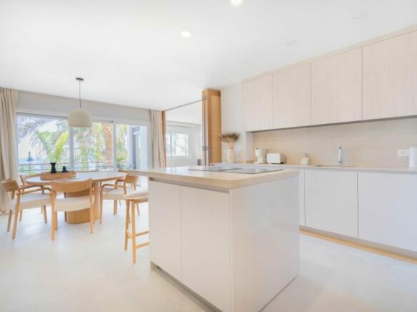 FOR SALE 🏡 Renovated Frontline Beach Apartment with Sea Views and Two Terraces – Estepona Town 🇪🇸