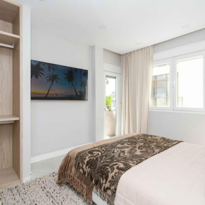 FOR SALE 🏡 Renovated Frontline Beach Apartment with Sea Views and Two Terraces – Estepona Town 🇪🇸