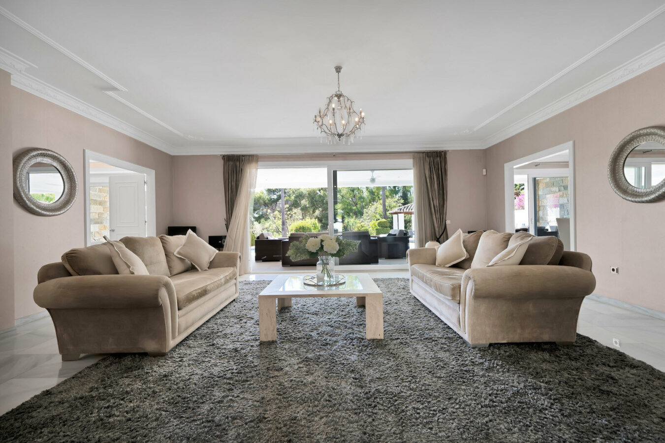 FOR SALE 🏡 Frontline Golf Villa with Four En-Suite Bedrooms on a 1,589 m² Plot – El Paraíso, New Golden Mile 🇪🇸