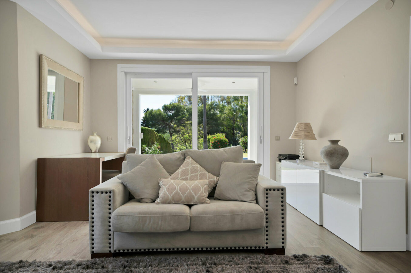 FOR SALE 🏡 Frontline Golf Villa with Four En-Suite Bedrooms on a 1,589 m² Plot – El Paraíso, New Golden Mile 🇪🇸