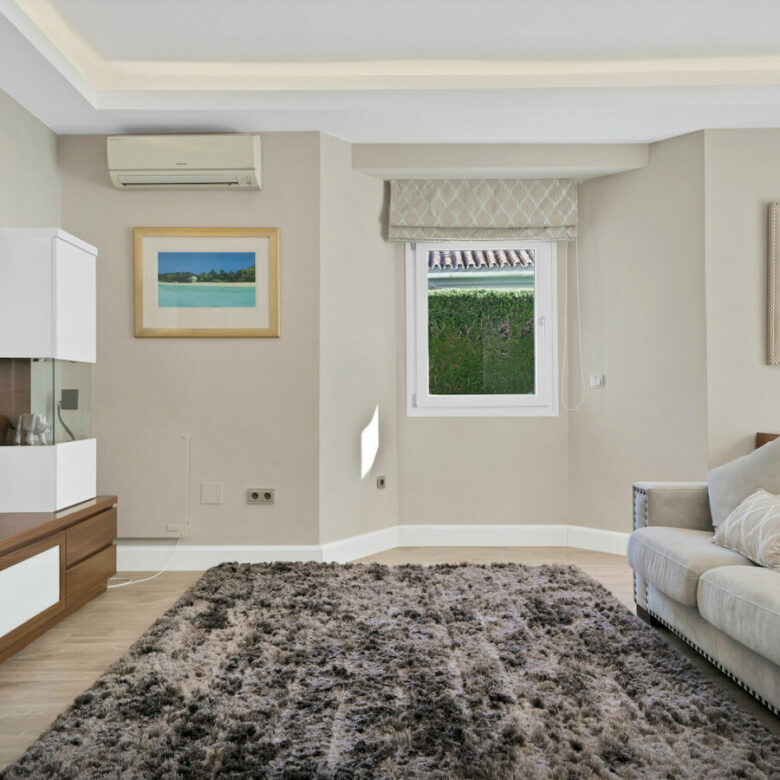 FOR SALE 🏡 Frontline Golf Villa with Four En-Suite Bedrooms on a 1,589 m² Plot – El Paraíso, New Golden Mile 🇪🇸