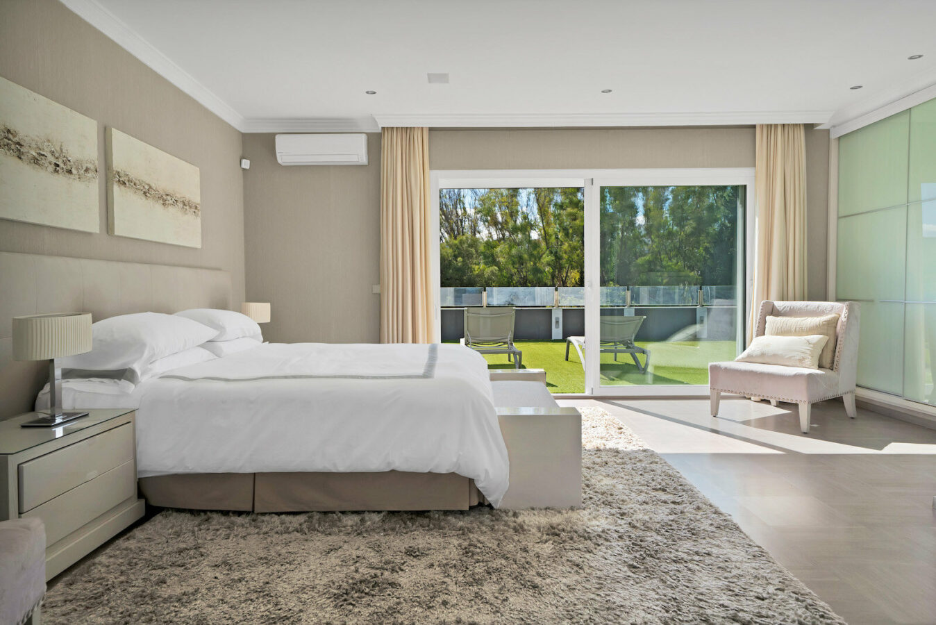 FOR SALE 🏡 Frontline Golf Villa with Four En-Suite Bedrooms on a 1,589 m² Plot – El Paraíso, New Golden Mile 🇪🇸