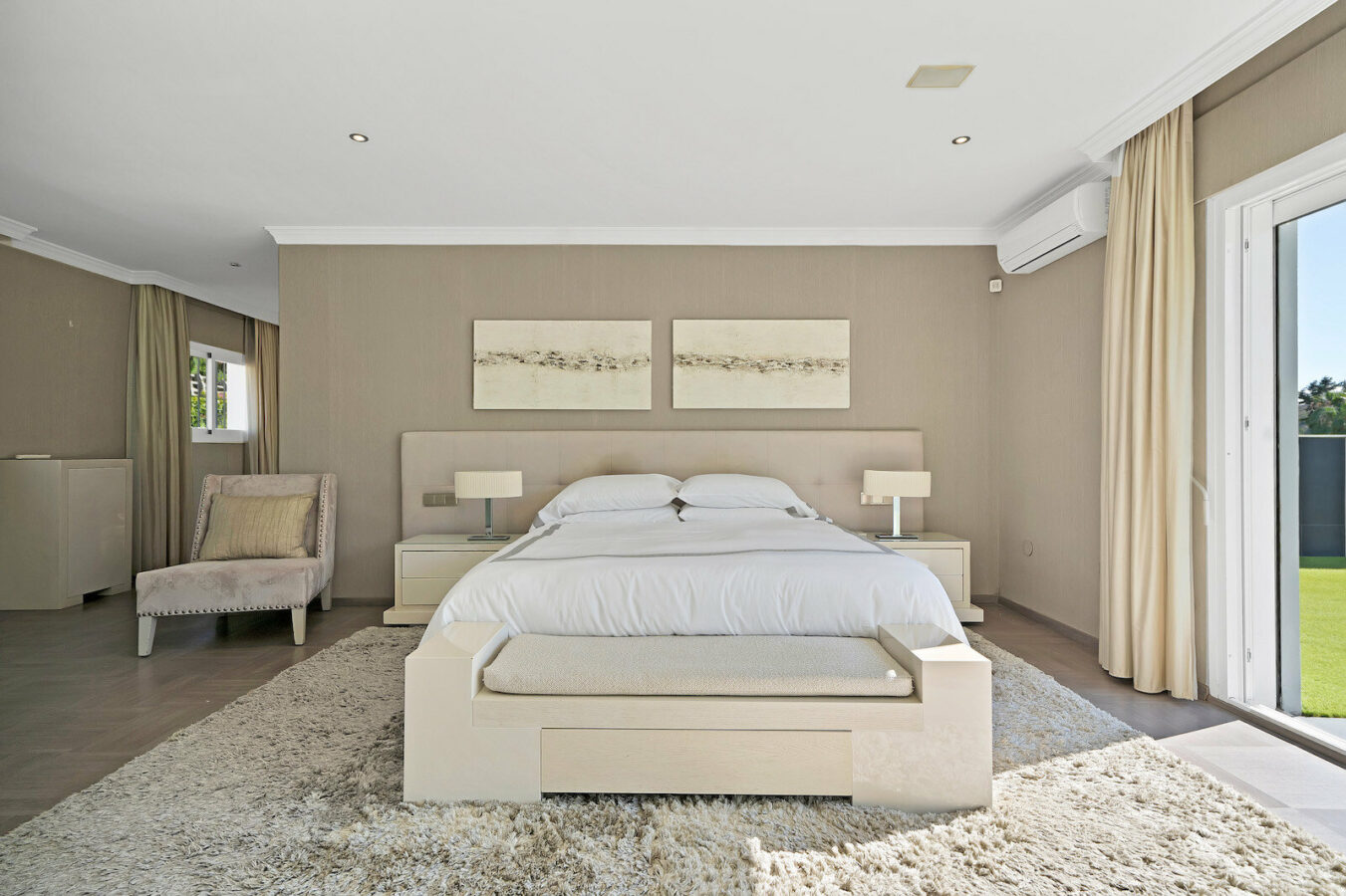 FOR SALE 🏡 Frontline Golf Villa with Four En-Suite Bedrooms on a 1,589 m² Plot – El Paraíso, New Golden Mile 🇪🇸