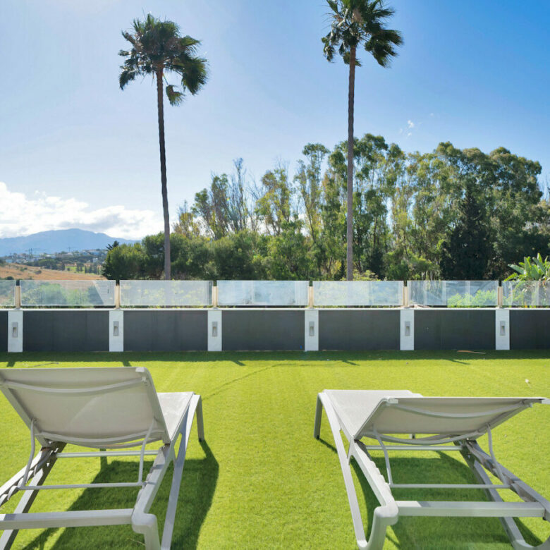 FOR SALE 🏡 Frontline Golf Villa with Four En-Suite Bedrooms on a 1,589 m² Plot – El Paraíso, New Golden Mile 🇪🇸
