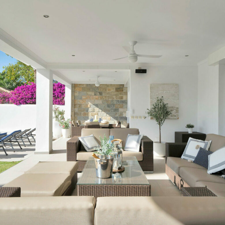 FOR SALE 🏡 Frontline Golf Villa with Four En-Suite Bedrooms on a 1,589 m² Plot – El Paraíso, New Golden Mile 🇪🇸