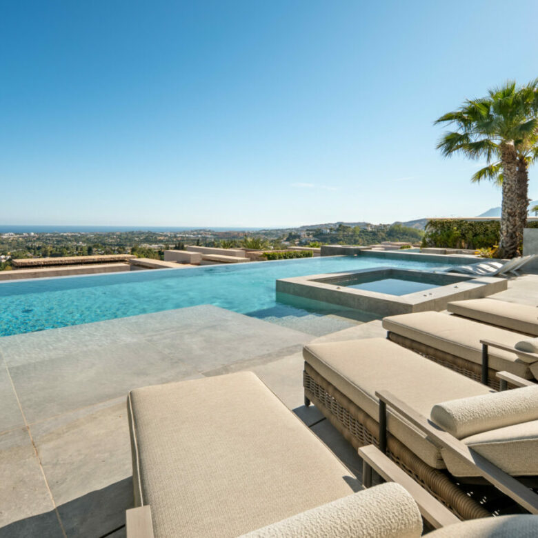 FOR SALE 🌟 Contemporary Luxury Villa – El Herrojo, Benahavís Spain🇪🇸