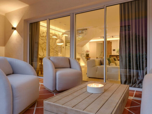 FOR SALE 🏡 Fully Renovated Designer Townhouse with Garden and Rooftop Solarium – Golden Mile, Marbella 🇪🇸