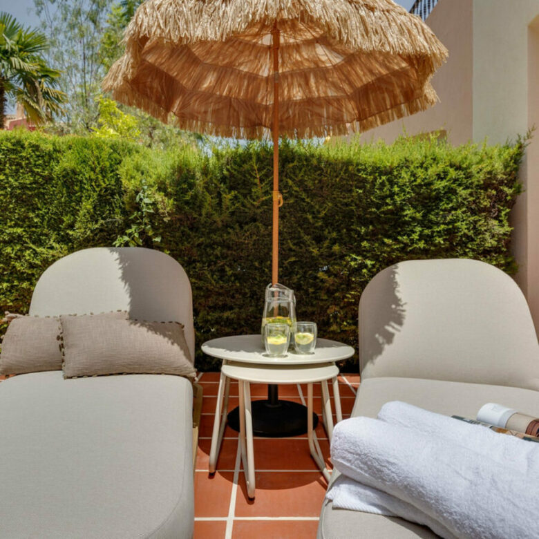 FOR SALE 🏡 Fully Renovated Designer Townhouse with Garden and Rooftop Solarium – Golden Mile, Marbella 🇪🇸