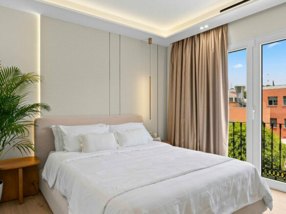 FOR SALE 🏡 Fully Renovated Designer Townhouse with Garden and Rooftop Solarium – Golden Mile, Marbella 🇪🇸