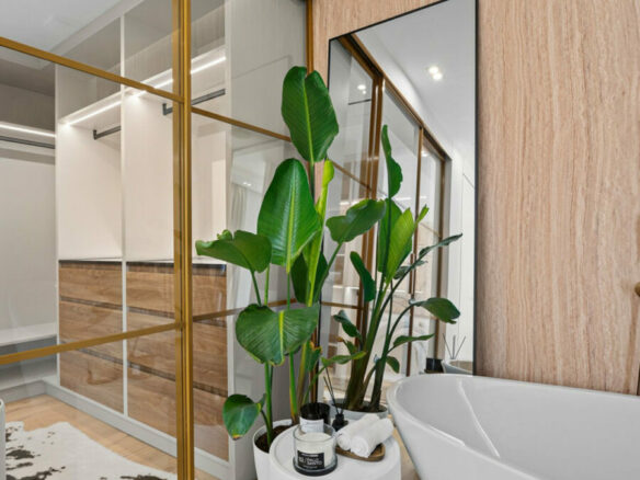 FOR SALE 🏡 Fully Renovated Designer Townhouse with Garden and Rooftop Solarium – Golden Mile, Marbella 🇪🇸