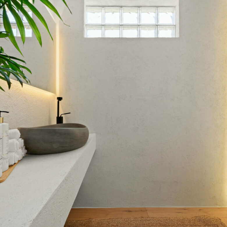 FOR SALE 🏡 Fully Renovated Designer Townhouse with Garden and Rooftop Solarium – Golden Mile, Marbella 🇪🇸