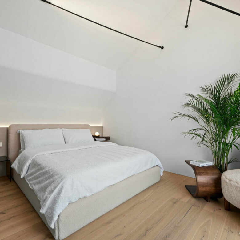 FOR SALE 🏡 Fully Renovated Designer Townhouse with Garden and Rooftop Solarium – Golden Mile, Marbella 🇪🇸