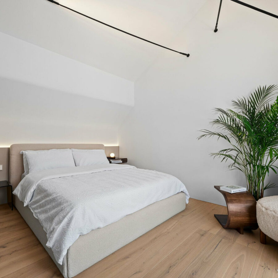 FOR SALE 🏡 Fully Renovated Designer Townhouse with Garden and Rooftop Solarium – Golden Mile, Marbella 🇪🇸