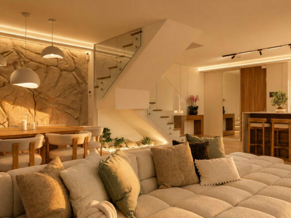 FOR SALE 🏡 Fully Renovated Designer Townhouse with Garden and Rooftop Solarium – Golden Mile, Marbella 🇪🇸