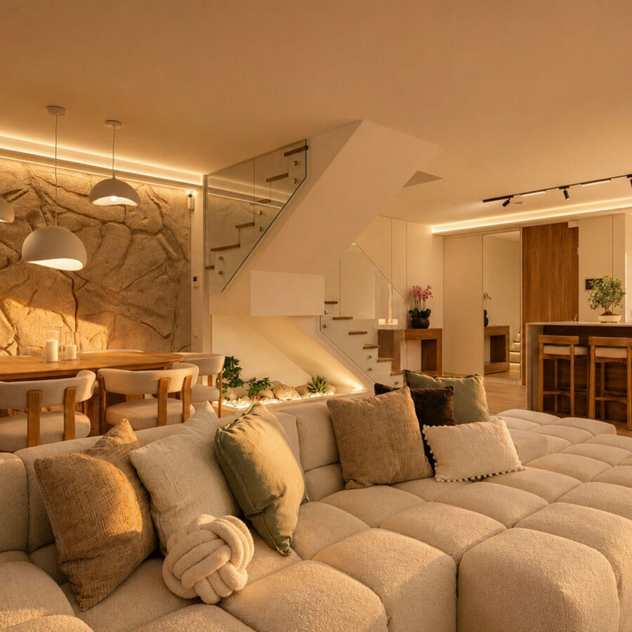 FOR SALE 🏡 Fully Renovated Designer Townhouse with Garden and Rooftop Solarium – Golden Mile, Marbella 🇪🇸
