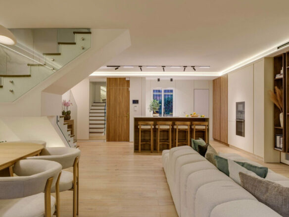 FOR SALE 🏡 Fully Renovated Designer Townhouse with Garden and Rooftop Solarium – Golden Mile, Marbella 🇪🇸