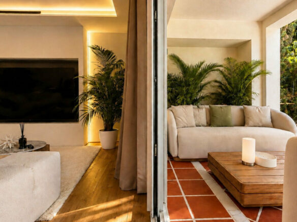 FOR SALE 🏡 Fully Renovated Designer Townhouse with Garden and Rooftop Solarium – Golden Mile, Marbella 🇪🇸