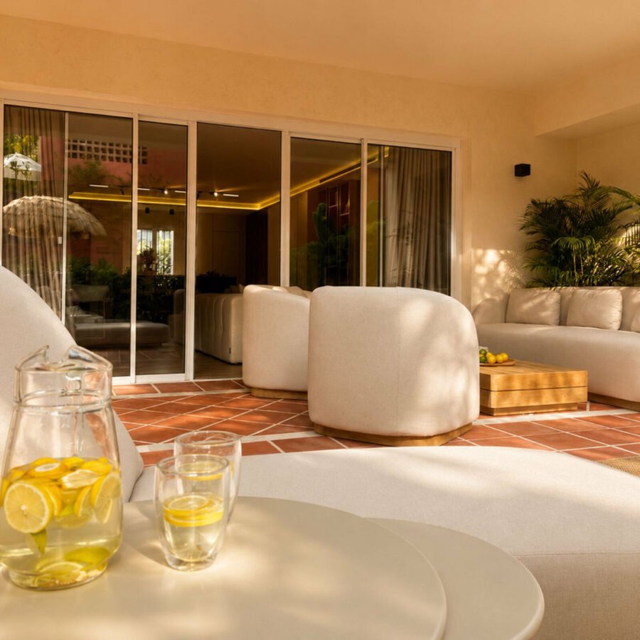 FOR SALE 🏡 Fully Renovated Designer Townhouse with Garden and Rooftop Solarium – Golden Mile, Marbella 🇪🇸