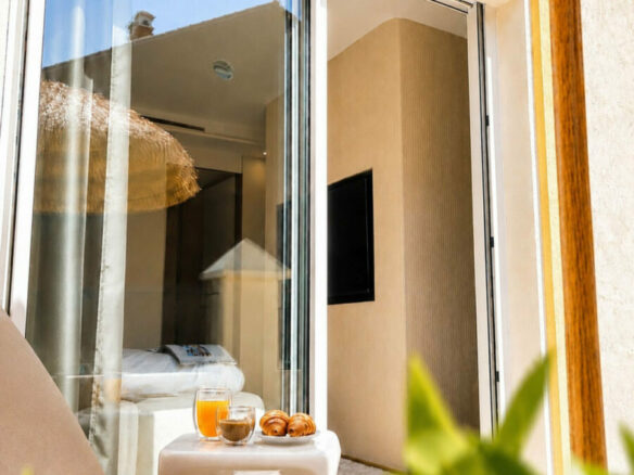 FOR SALE 🏡 Fully Renovated Designer Townhouse with Garden and Rooftop Solarium – Golden Mile, Marbella 🇪🇸
