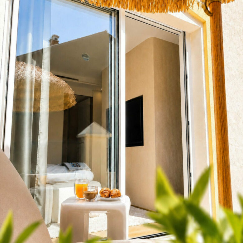 FOR SALE 🏡 Fully Renovated Designer Townhouse with Garden and Rooftop Solarium – Golden Mile, Marbella 🇪🇸