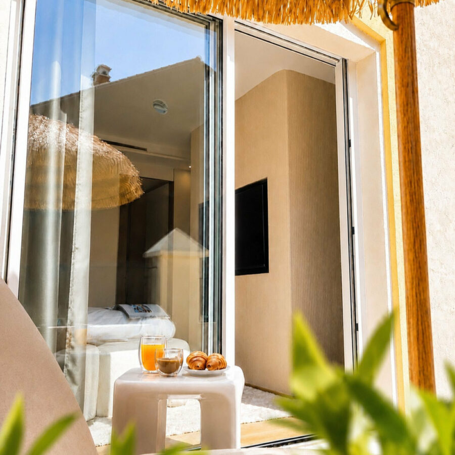 FOR SALE 🏡 Fully Renovated Designer Townhouse with Garden and Rooftop Solarium – Golden Mile, Marbella 🇪🇸