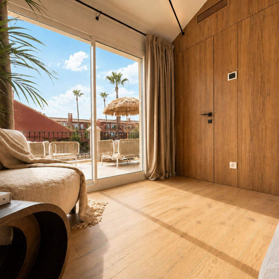 FOR SALE 🏡 Fully Renovated Designer Townhouse with Garden and Rooftop Solarium – Golden Mile, Marbella 🇪🇸