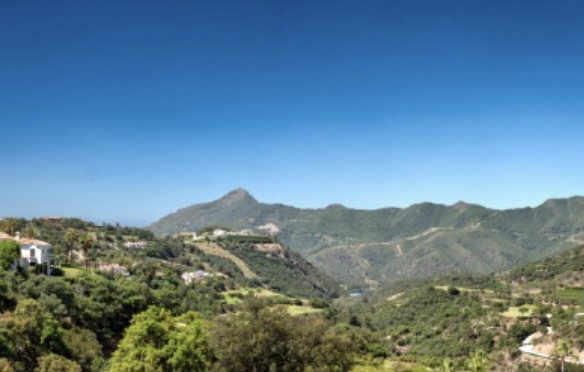 FOR SALE 🌟 Exclusive Development Plot with Fully Licensed Luxury Villa Project – La Zagaleta  🇪🇸