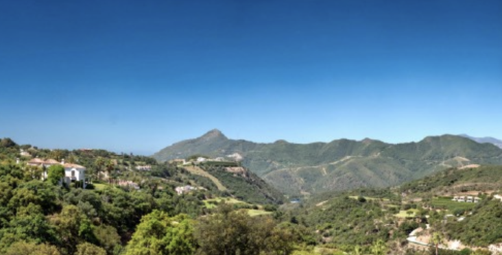 FOR SALE 🌟 Exclusive Development Plot with Fully Licensed Luxury Villa Project – La Zagaleta  🇪🇸