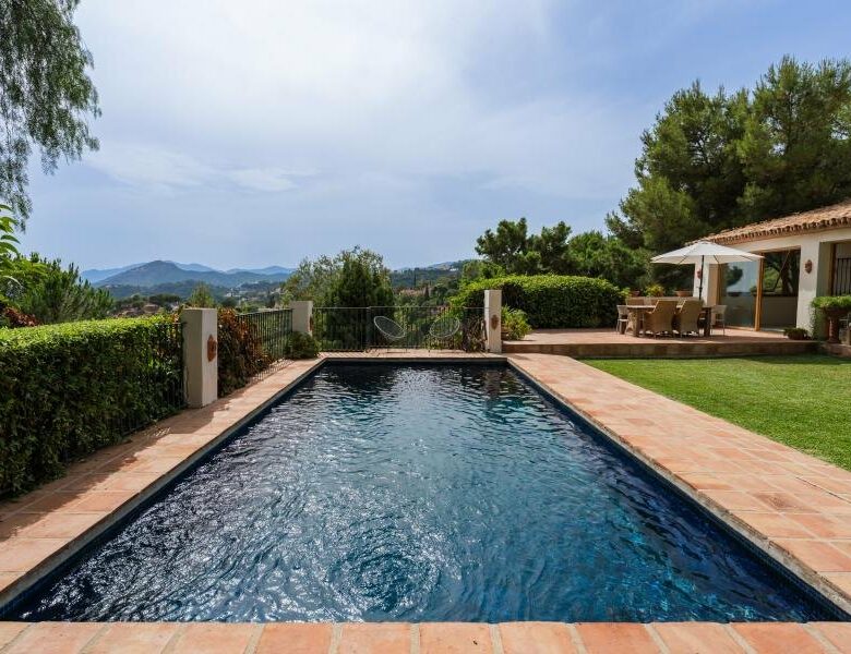 FOR SALE 🏡 Mediterranean Four-Bedroom Villa on a 5,558 m² Plot with Mature Gardens and Pool – El Madroñal, Benahavís 🇪🇸