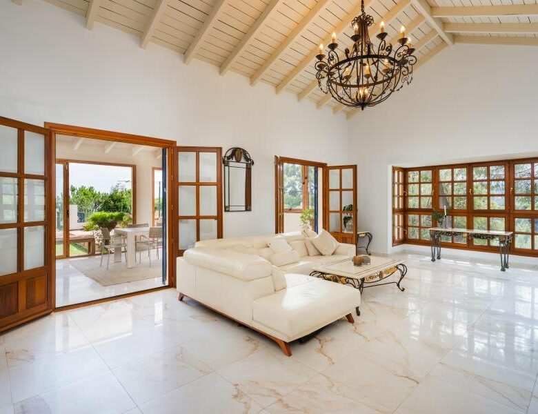 FOR SALE 🏡 Mediterranean Four-Bedroom Villa on a 5,558 m² Plot with Mature Gardens and Pool – El Madroñal, Benahavís 🇪🇸
