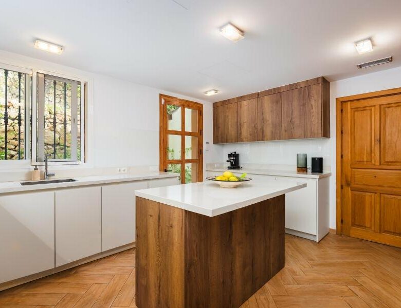 FOR SALE 🏡 Mediterranean Four-Bedroom Villa on a 5,558 m² Plot with Mature Gardens and Pool – El Madroñal, Benahavís 🇪🇸