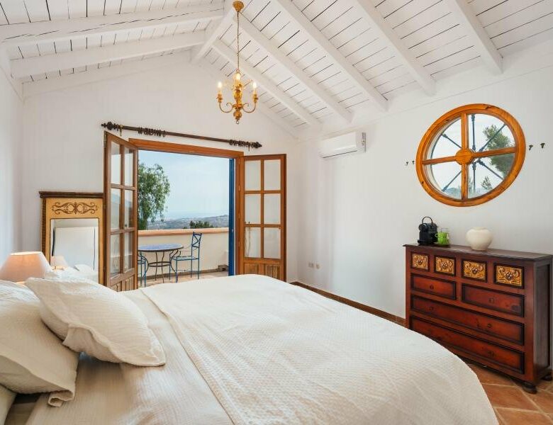 FOR SALE 🏡 Mediterranean Four-Bedroom Villa on a 5,558 m² Plot with Mature Gardens and Pool – El Madroñal, Benahavís 🇪🇸