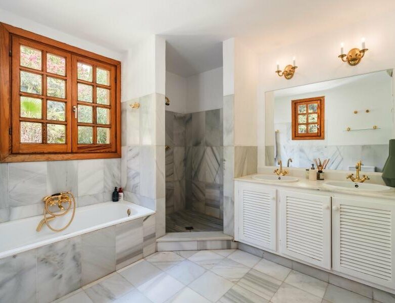 FOR SALE 🏡 Mediterranean Four-Bedroom Villa on a 5,558 m² Plot with Mature Gardens and Pool – El Madroñal, Benahavís 🇪🇸