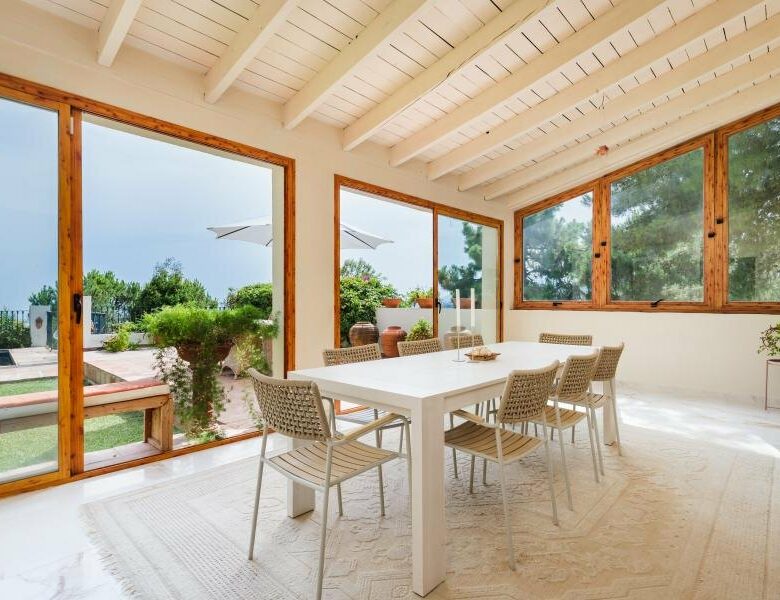 FOR SALE 🏡 Mediterranean Four-Bedroom Villa on a 5,558 m² Plot with Mature Gardens and Pool – El Madroñal, Benahavís 🇪🇸
