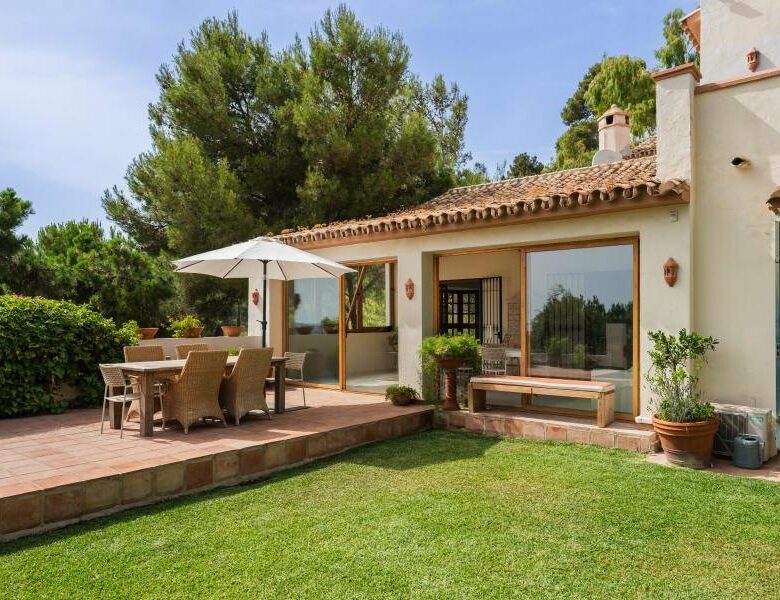 FOR SALE 🏡 Mediterranean Four-Bedroom Villa on a 5,558 m² Plot with Mature Gardens and Pool – El Madroñal, Benahavís 🇪🇸