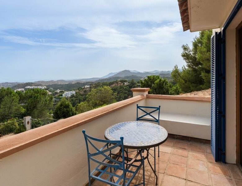 FOR SALE 🏡 Mediterranean Four-Bedroom Villa on a 5,558 m² Plot with Mature Gardens and Pool – El Madroñal, Benahavís 🇪🇸