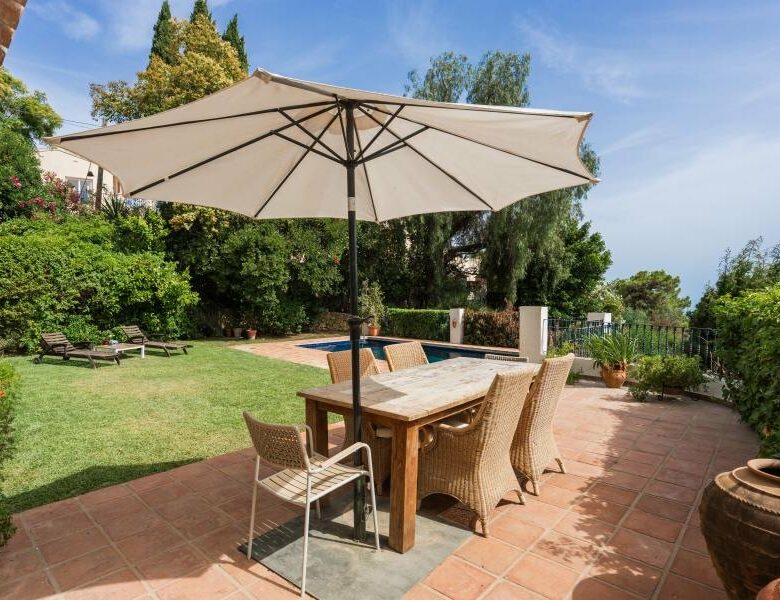 FOR SALE 🏡 Mediterranean Four-Bedroom Villa on a 5,558 m² Plot with Mature Gardens and Pool – El Madroñal, Benahavís 🇪🇸