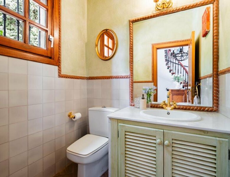 FOR SALE 🏡 Mediterranean Four-Bedroom Villa on a 5,558 m² Plot with Mature Gardens and Pool – El Madroñal, Benahavís 🇪🇸