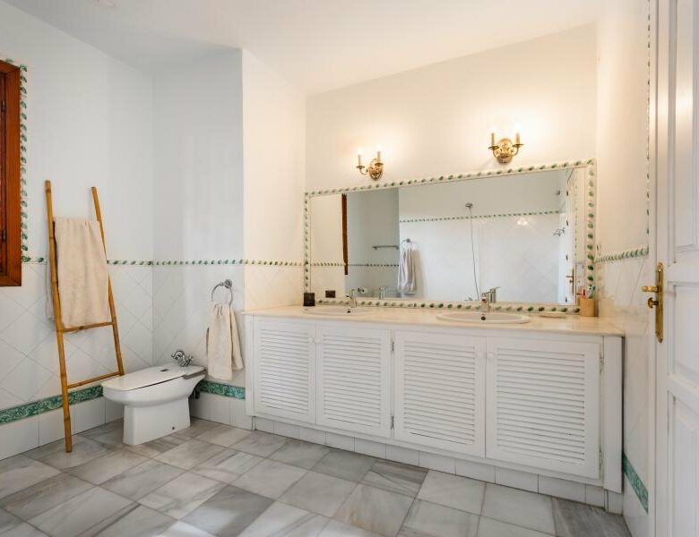 FOR SALE 🏡 Mediterranean Four-Bedroom Villa on a 5,558 m² Plot with Mature Gardens and Pool – El Madroñal, Benahavís 🇪🇸