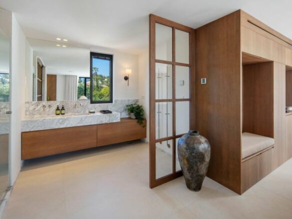 Stylish Modern Villa for Sale in Marbella’s Golf Valley