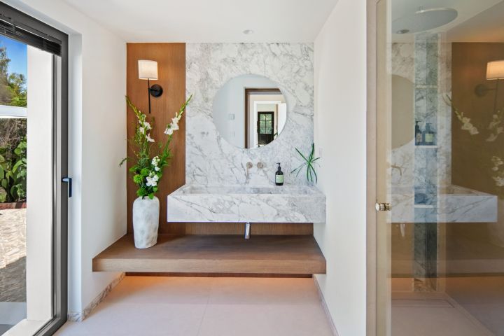 Stylish Modern Villa for Sale in Marbella’s Golf Valley