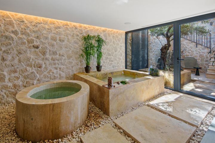 Stylish Modern Villa for Sale in Marbella’s Golf Valley