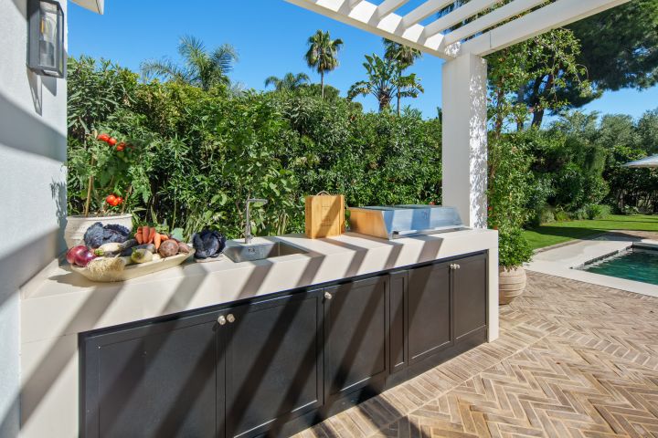 Stylish Modern Villa for Sale in Marbella’s Golf Valley