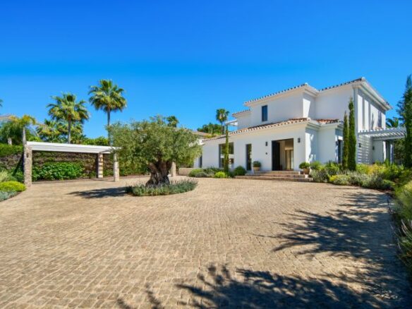 Stylish Modern Villa for Sale in Marbella’s Golf Valley