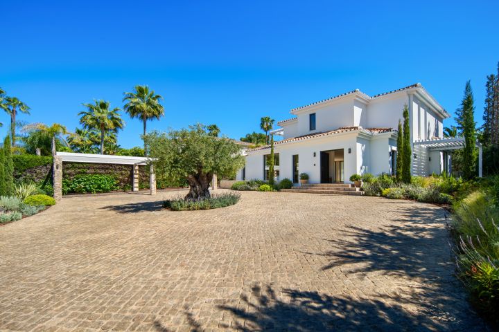 Stylish Modern Villa for Sale in Marbella’s Golf Valley