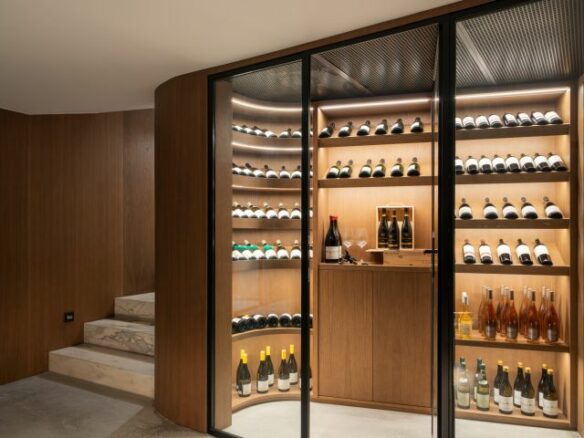 “Contemporary Luxury Living in El Herrojo”
