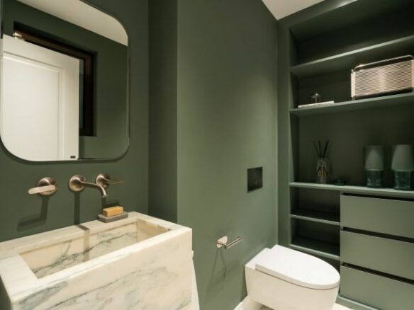 “Contemporary Luxury Living in El Herrojo”