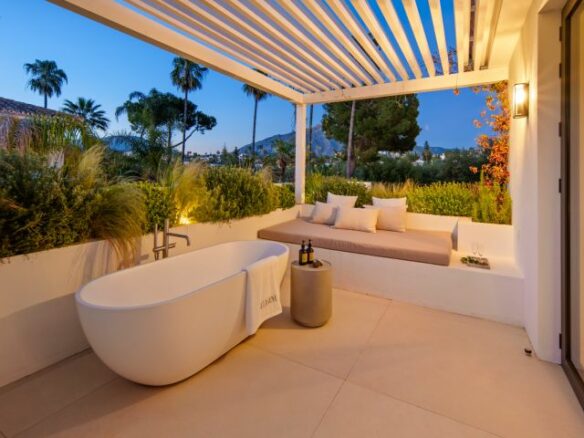 Stylish Modern Villa for Sale in Marbella’s Golf Valley