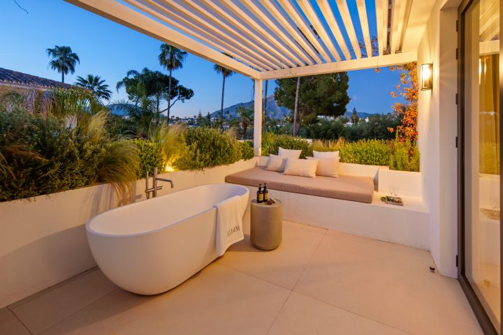 Stylish Modern Villa for Sale in Marbella’s Golf Valley